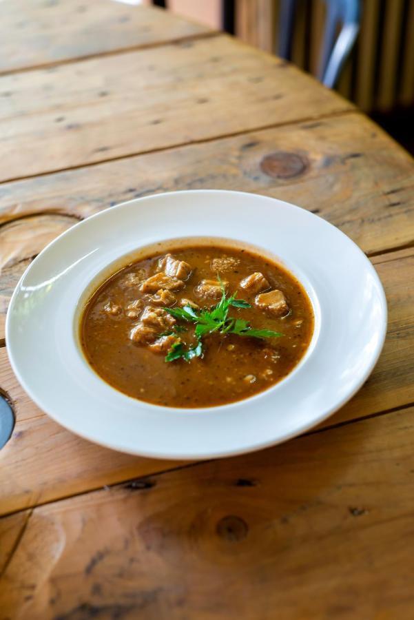 Penzion A Bistro Dilna トレボン エクステリア 写真