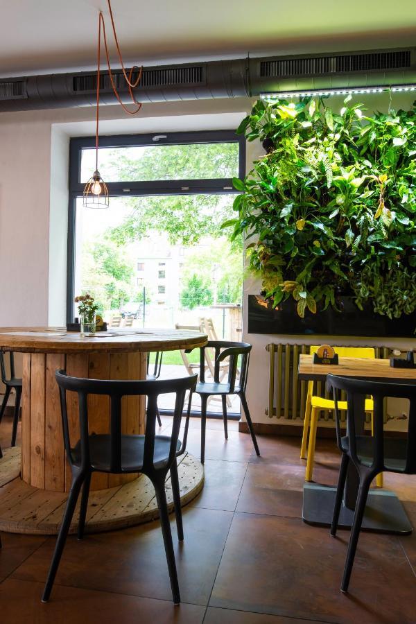 Penzion A Bistro Dilna トレボン エクステリア 写真
