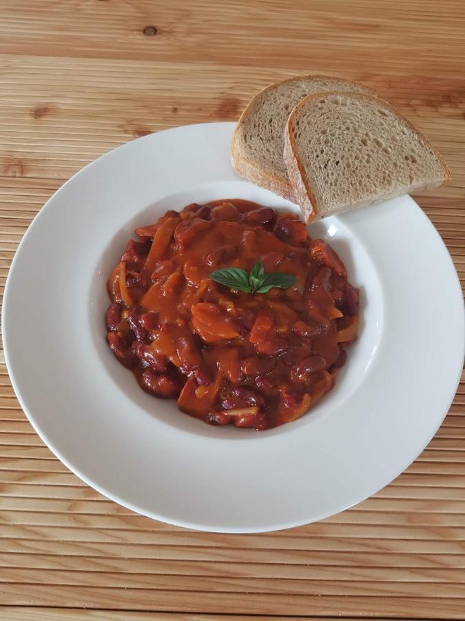Penzion A Bistro Dilna トレボン エクステリア 写真