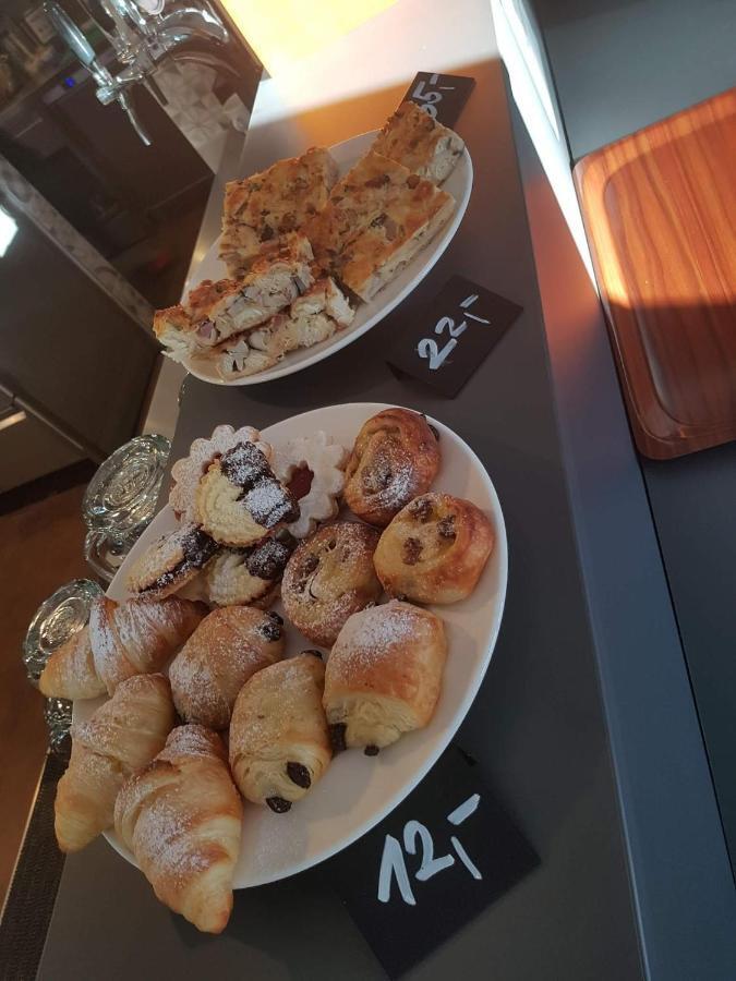 Penzion A Bistro Dilna トレボン エクステリア 写真